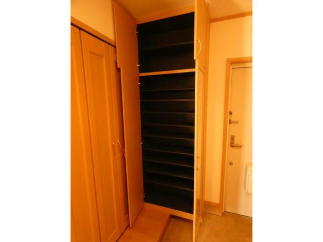 コートロティの玄関