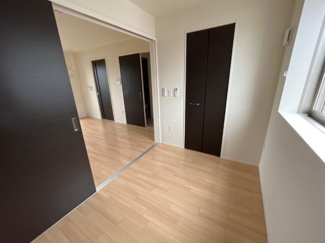 【内装】 | ロングパイン | 洋室