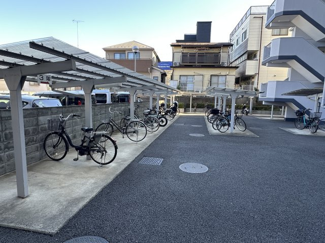 シティ光陽朝霞の駐輪場
