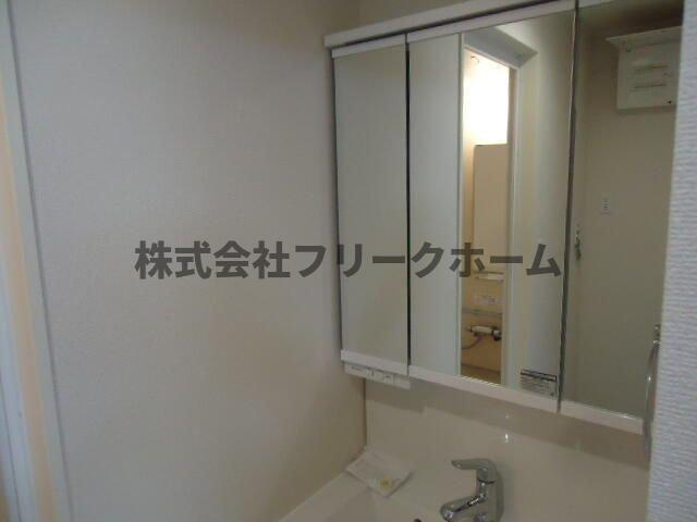 武蔵野市中町１丁目のアパートの独立洗面台