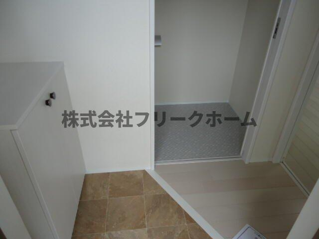 武蔵野市中町１丁目のアパートの玄関