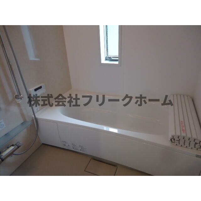 武蔵野市中町１丁目のアパートの浴室