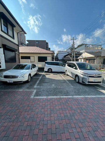レバント夙川の駐車場