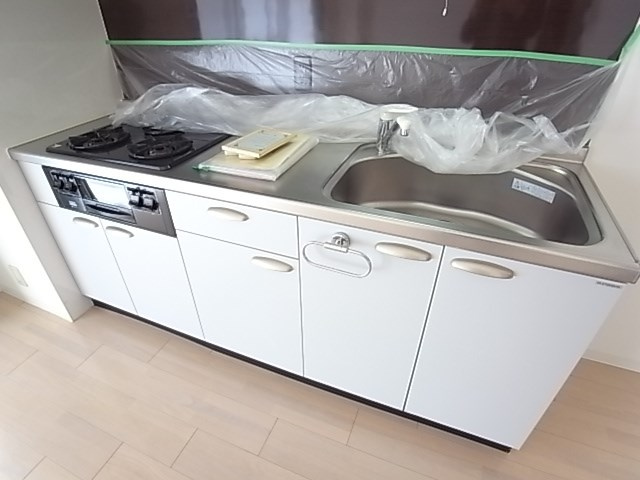 アウローラ武庫之荘のキッチン|コンパクトなキッチンで掃除もラクラク