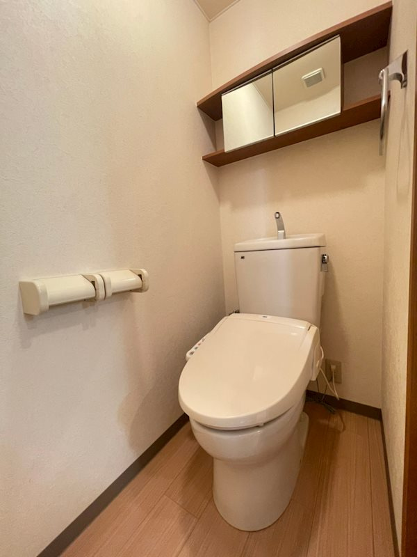 リバパレス靭公園のトイレ|シンプルで使いやすいトイレです