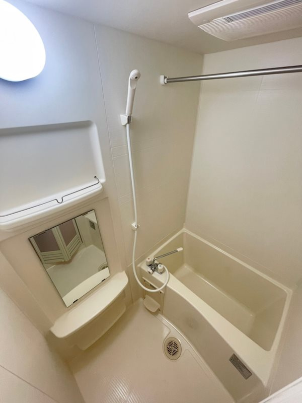 リバパレス靭公園の浴室|日々の疲れを癒すお風呂付です