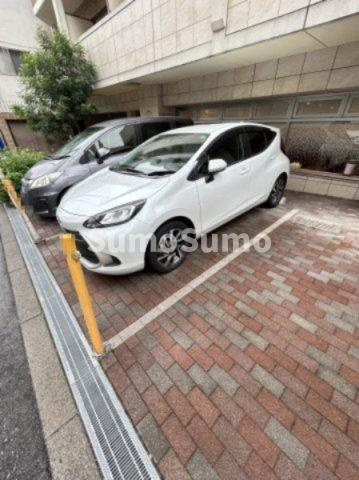 メゾン夕陽ヶ丘の駐車場