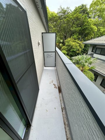 テラス 神戸市東灘区西岡本４丁目のバルコニー
