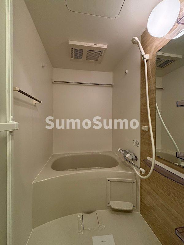 セレニテ日本橋プリエの浴室|コンパクトで使いやすいお風呂です