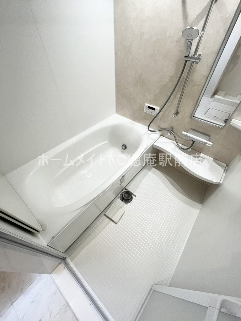 大阪市鶴見区今津中３丁目のアパートの浴室