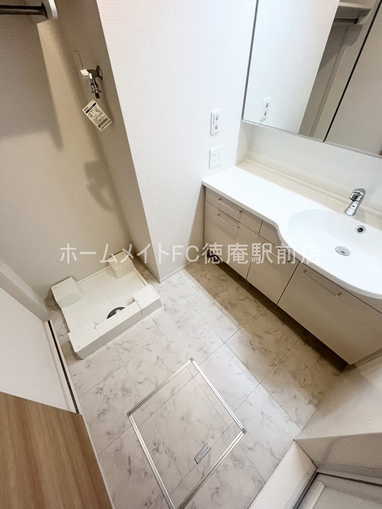 大阪市鶴見区今津中３丁目のアパートの洗面所