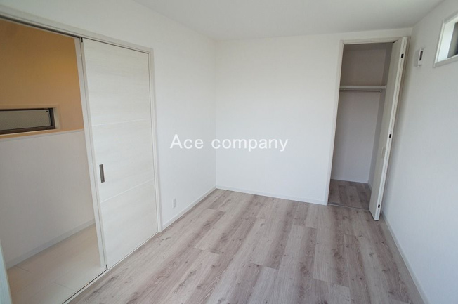 【寝室】 | 八尾市荘内町1丁目 | 【3階：洋室6帖】クローゼット完備です♪