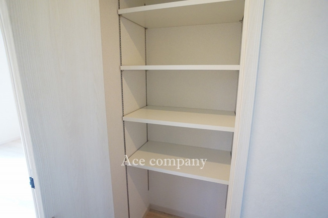 【収納】 | 八尾市太田6丁目 | キッチンサイドに便利なパントリー（収納）完備です♪