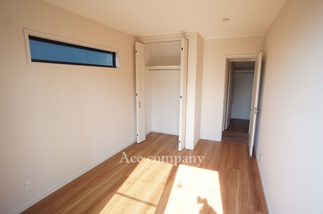 【子供部屋】 | 八尾市太田6丁目 | 【3階：洋室6.1帖】クローゼット完備です♪