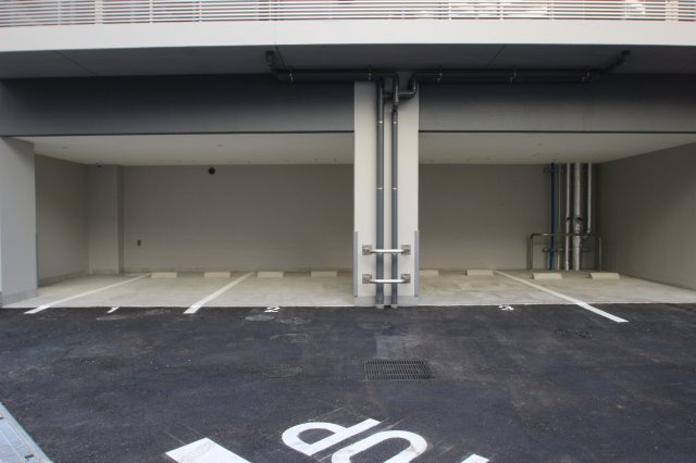 ザ・パークハビオ川口の駐車場