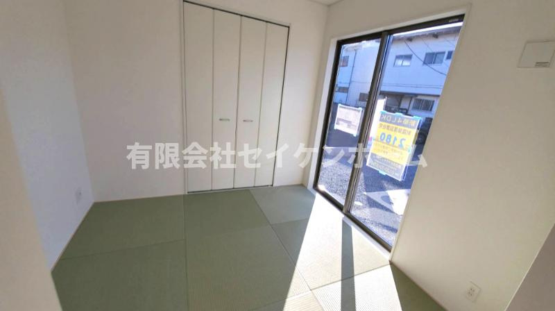 熊谷市江南中央　第3　新築住宅　東南角地の和室