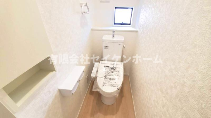 熊谷市江南中央　第3　新築住宅　東南角地のトイレ