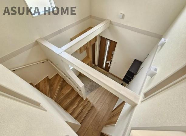 旭区中沢３丁目2期戸建ての玄関|玄関吹抜など広々空間です♪