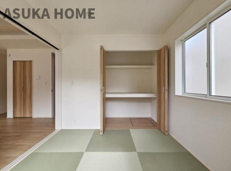 旭区中沢３丁目2期戸建ての和室|モダンでお洒落な和室は家の雰囲気を一変させます♪たまにはここでのお昼寝もよさそうですね♪