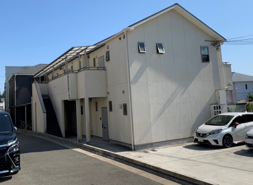 ハイツウエストの駐車場