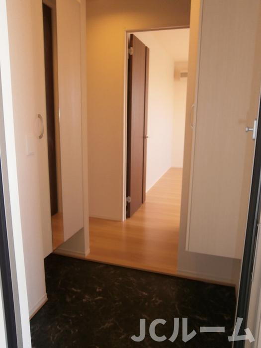 メゾンアルカンシェル の玄関