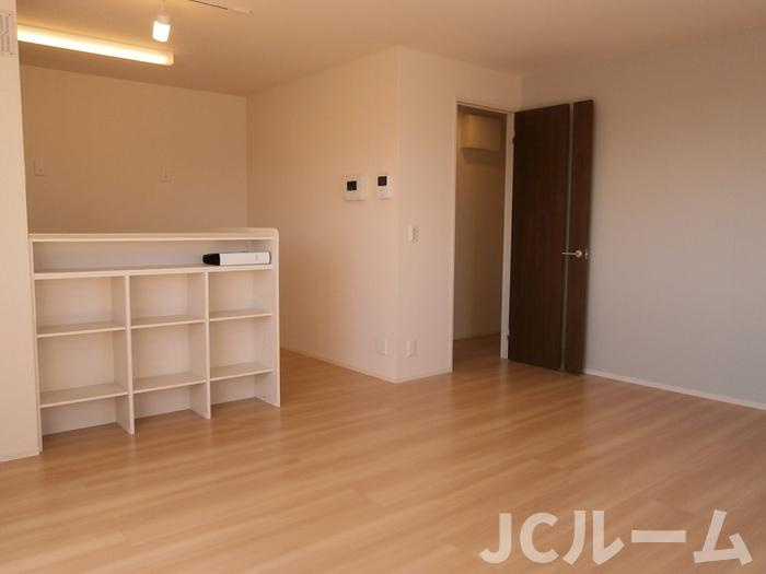 メゾンアルカンシェル の居間・リビング