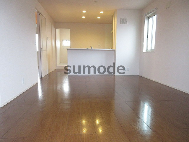 茨木市上中条２丁目のアパートの居間・リビング