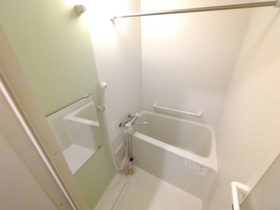 【浴室】 | レオネクストレジデンス川崎 | 手摺・鏡付き♪