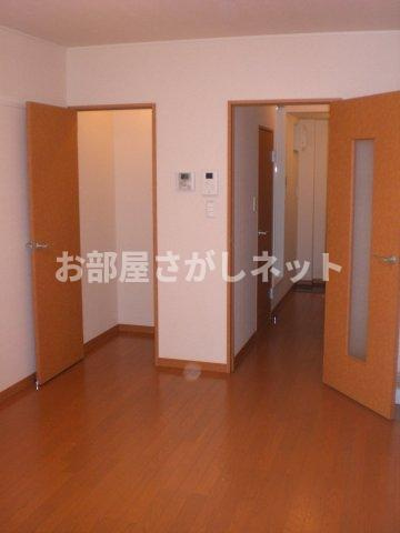 レオパレスシュークル【おとり物件なし】の居間・リビング