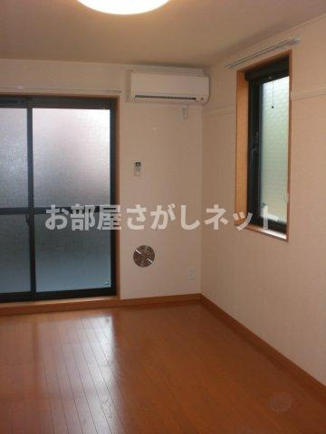 レオパレスシュークル【おとり物件なし】の居間・リビング