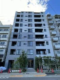 【外観】 | SYFORME NAKANO | 鉄筋コンクリート造のがっちりとした建物。