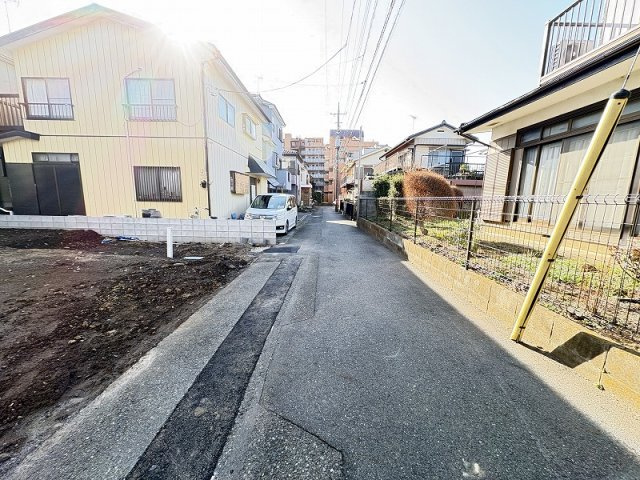 【前面道路含む現地写真】 | 朝霞市宮戸2丁目　建築条件無売地　全1区画 | 現地（2026年3月）撮影／整った区画が魅力。建物プランを考えやすい敷地形状です。