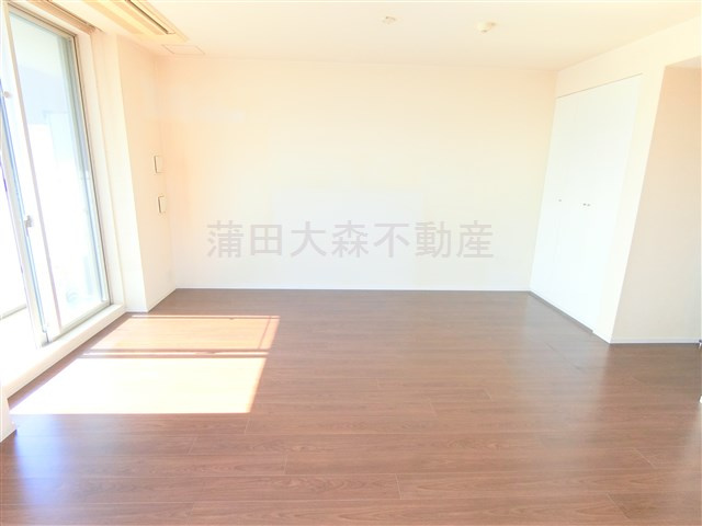 プレディアスタイル池上南WESTの居間・リビング