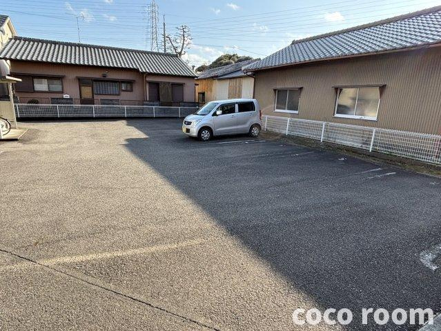 リュシオルの駐車場