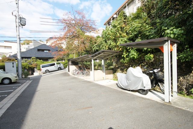 茜苑レジデンスの駐車場|カースペースがあります