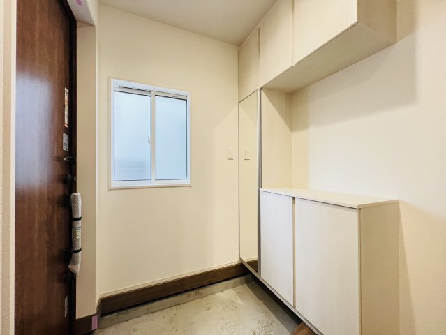 半田市前田町57番、58番『仲介手数料無料』新築戸建ての玄関