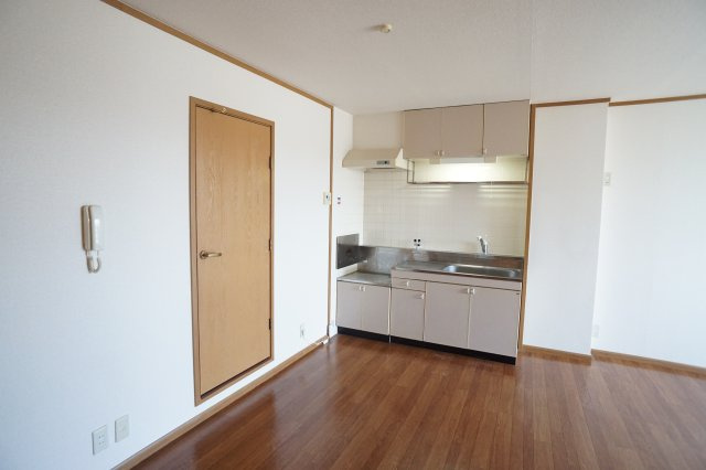 ウイングヒルズの居間・リビング