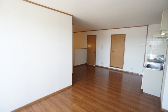 ウイングヒルズの居間・リビング