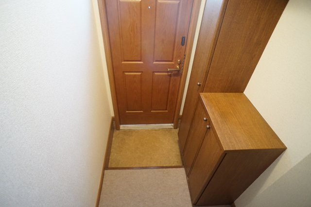 ウイングヒルズの玄関