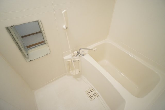 ウイングヒルズの浴室