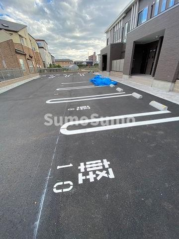 プランドール武庫（常吉1丁目）の駐車場|カースペースがあります