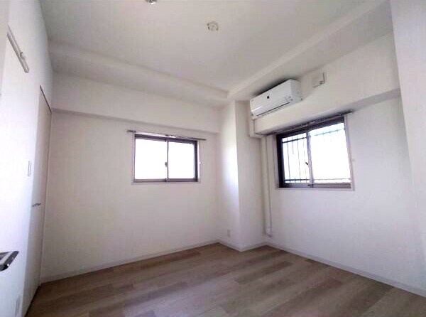 リアレクト白壁の寝室