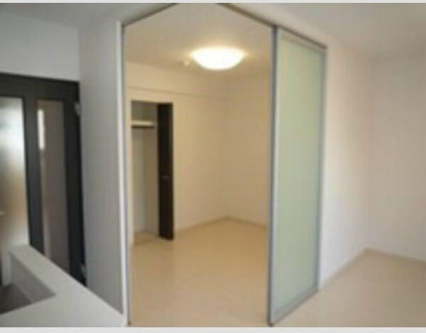 ルーセント菅原の居間・リビング