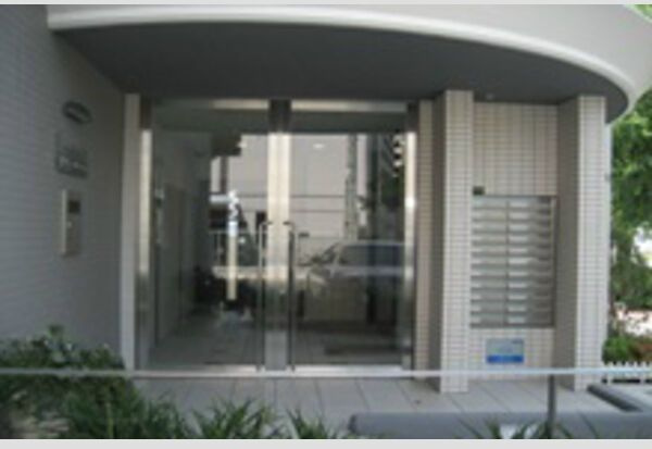 ルーセント菅原のエントランス