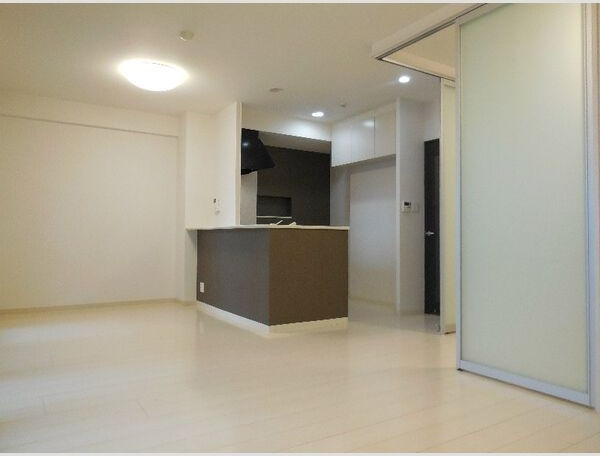 ルーセント菅原の居間・リビング