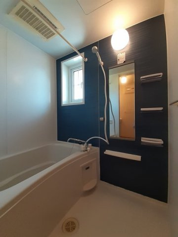 シャン・プレ・ロジュマンⅡの浴室|きれいなお風呂です