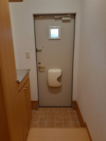 ピーノ・レジーナⅢの玄関|ゆったりとした玄関です