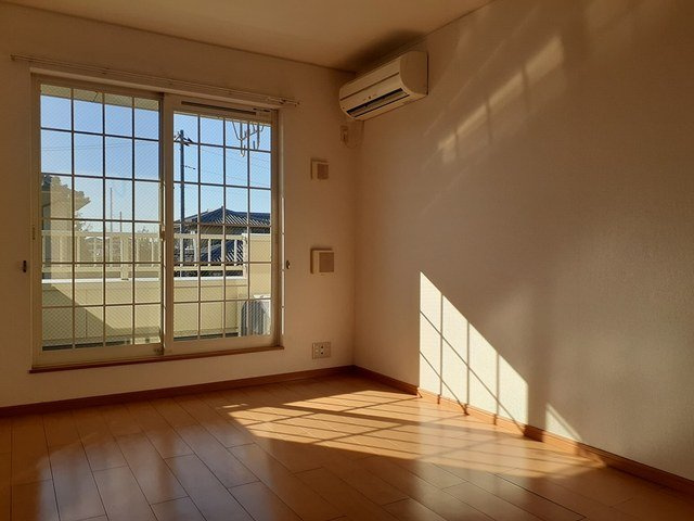 ピーノ・レジーナⅢの居間・リビング|ゆったり過ごせる居間です