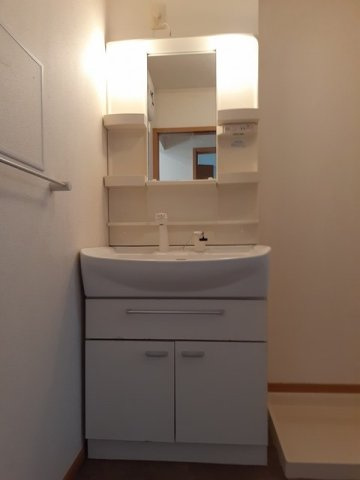 ピーノ・レジーナⅢの洗面所|忙しい朝には欠かせない洗面所です