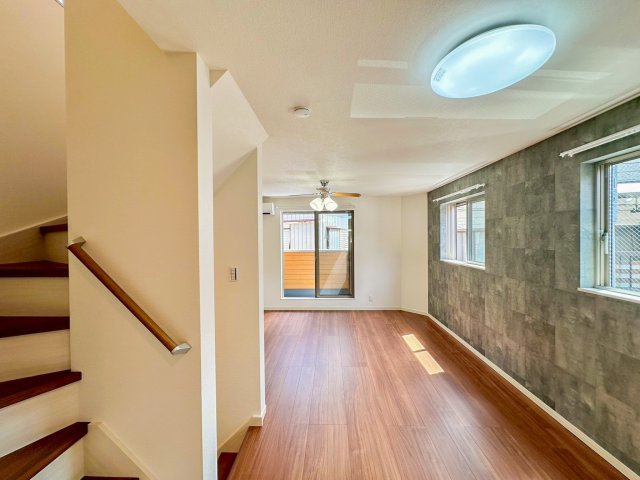 新築戸建　西戸部町の居間・リビング|ゆったり過ごせる居間です